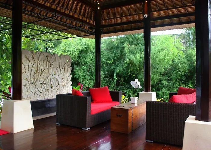 Hotel Trumbu Nusa 3*