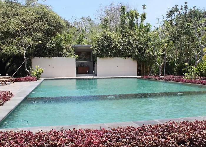 Hotel Trumbu Nusa 3*